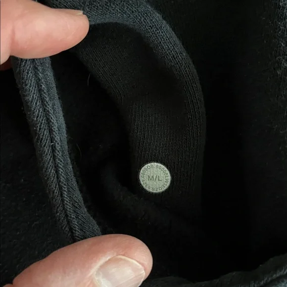 Lululemon Cropped Scuba Hoodie Black
 M/L - Picture 5 of 7
